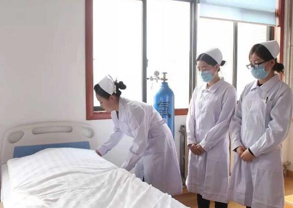 贵州卫校