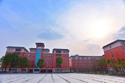 德阳的初三毕业生想读职高,成都市华西卫校招生