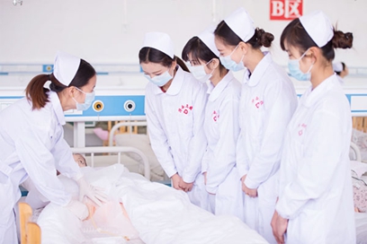 德阳的初三毕业生想读职高,成都市华西卫校招生